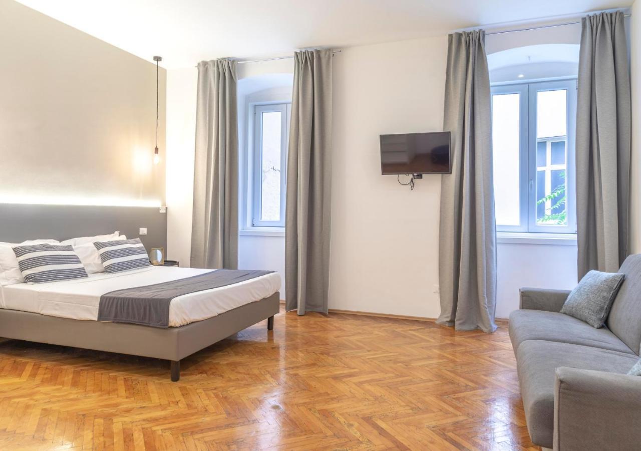 Elegante Vicino Stazione - Grey Apartment Trieste